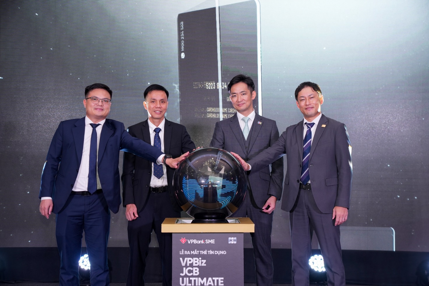 Lần đầu tiên tại Việt Nam: Ra mắt thẻ tín dụng dành riêng cho doanh nghiệp VPBiz JCB Ultimate- Ảnh 1.