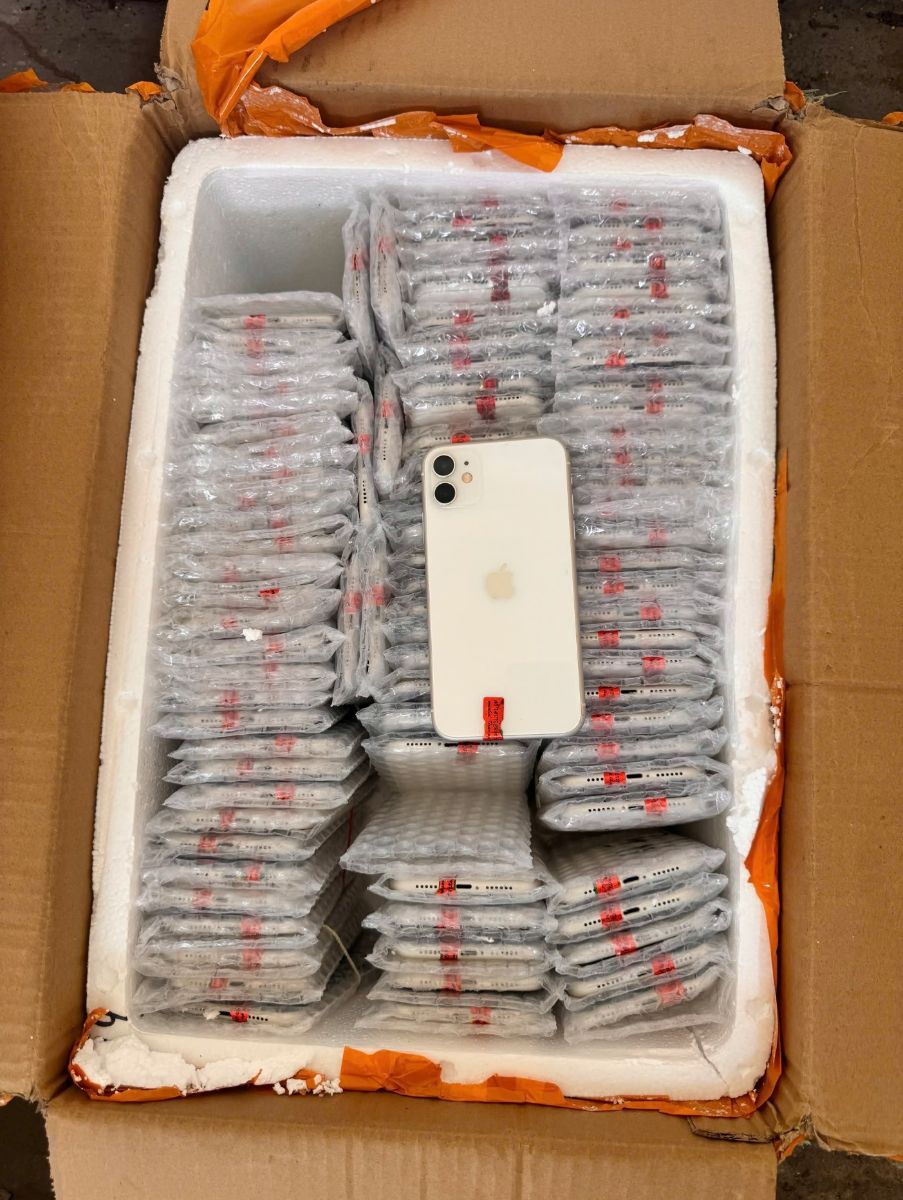 Gần 5.000 điện thoại iPhone, OPPO nhập lậu bị tóm gọn trong phút chót, người mua hàng xách tay nên cảnh giác!- Ảnh 3.