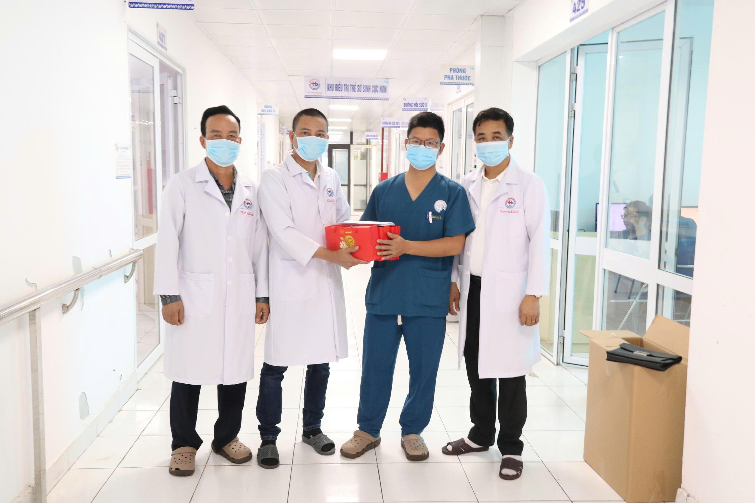 Hưng Yên: Trao quà Tết Trung thu cho bệnh nhi tại Bệnh viện Nhi Thái Bình- Ảnh 2.
