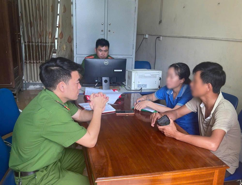 Công an cảnh báo khẩn phụ huynh toàn quốc về vấn đề đăng ký thường trú- Ảnh 1.