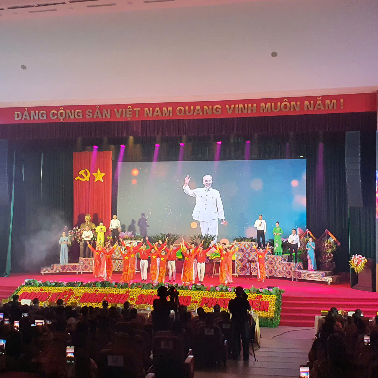 MTTQ Việt Nam tỉnh Lào Cai: Không ngừng phát huy sức mạnh đoàn kết toàn dân- Ảnh 7. MTTQ Việt Nam tỉnh Lào Cai: Không ngừng phát huy sức mạnh đoàn kết toàn dân- Ảnh 7.