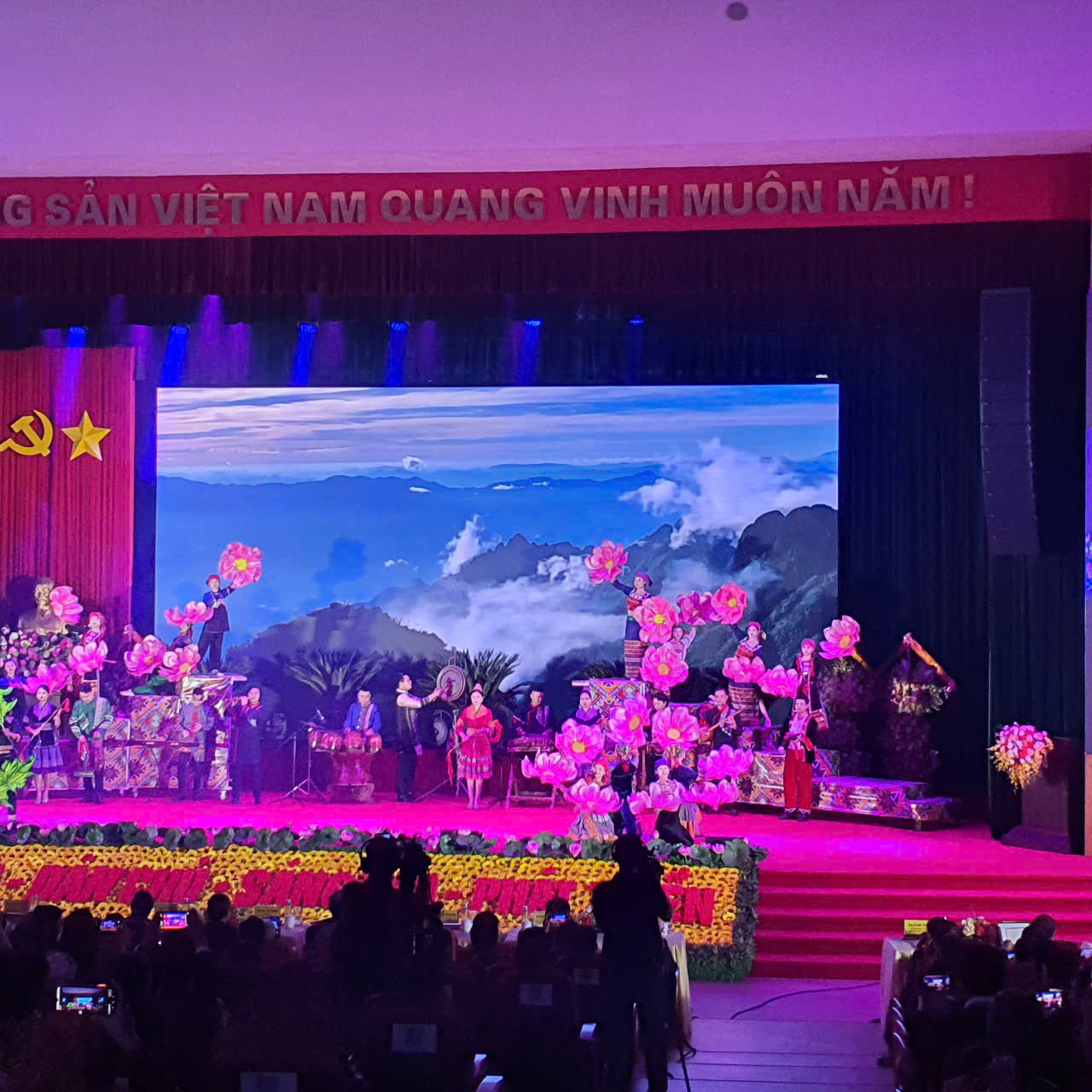 MTTQ Việt Nam tỉnh Lào Cai: Không ngừng phát huy sức mạnh đoàn kết toàn dân- Ảnh 6. MTTQ Việt Nam tỉnh Lào Cai: Không ngừng phát huy sức mạnh đoàn kết toàn dân- Ảnh 6.