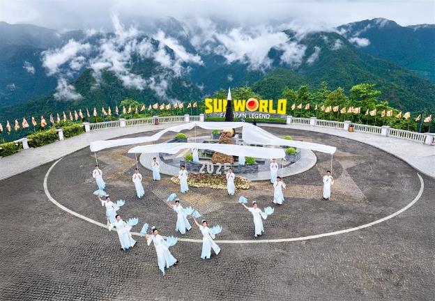 Sun World Fansipan Legend tung ưu đãi “khủng” cho người dân Lào Cai mới- Ảnh 4. Sun World Fansipan Legend tung ưu đãi “khủng” cho người dân Lào Cai mới- Ảnh 4.