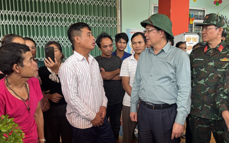 Phó Thủ tướng Hồ Quốc Dũng: Di dời dân ngay trong ngày, tuyệt đối không để xảy ra thiệt hại về người- Ảnh 12. Phó Thủ tướng Hồ Quốc Dũng: Di dời dân ngay trong ngày, tuyệt đối không để xảy ra thiệt hại về người- Ảnh 12.