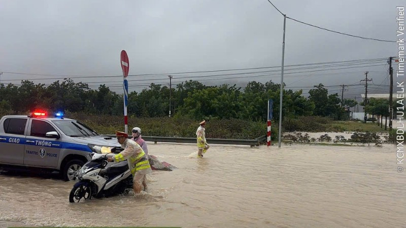 Ngày mai, nhiều nơi mưa to đến rất to, kéo dài liên tục trong 3 ngày- Ảnh 1. Ngày mai, nhiều nơi mưa to đến rất to, kéo dài liên tục trong 3 ngày- Ảnh 1.