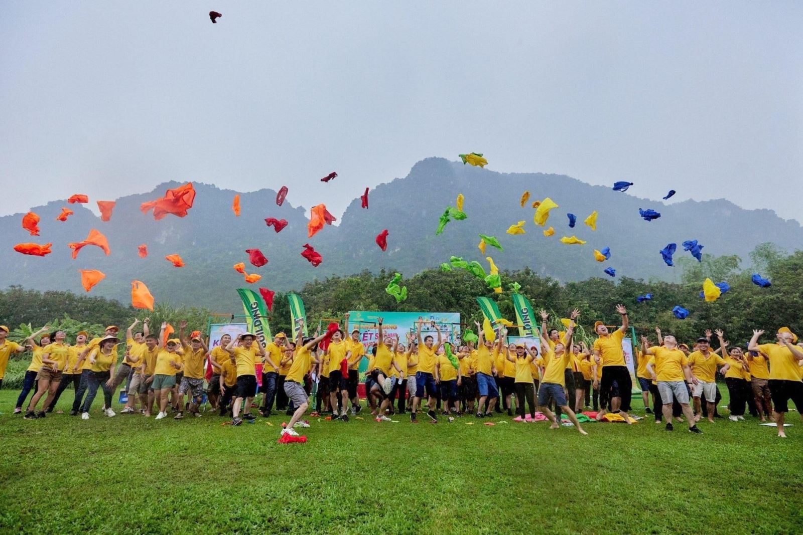 Sun Group được xướng danh Nơi làm việc tốt nhất Việt Nam 2025- Ảnh 3. Sun Group được xướng danh Nơi làm việc tốt nhất Việt Nam 2025- Ảnh 3.