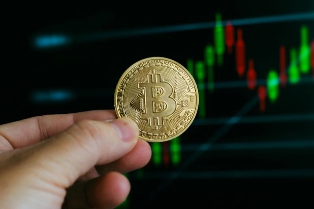 Giá Bitcoin hôm nay 24/11: Bitcoin có thể giảm xuống mức 25.000 USD- Ảnh 1.