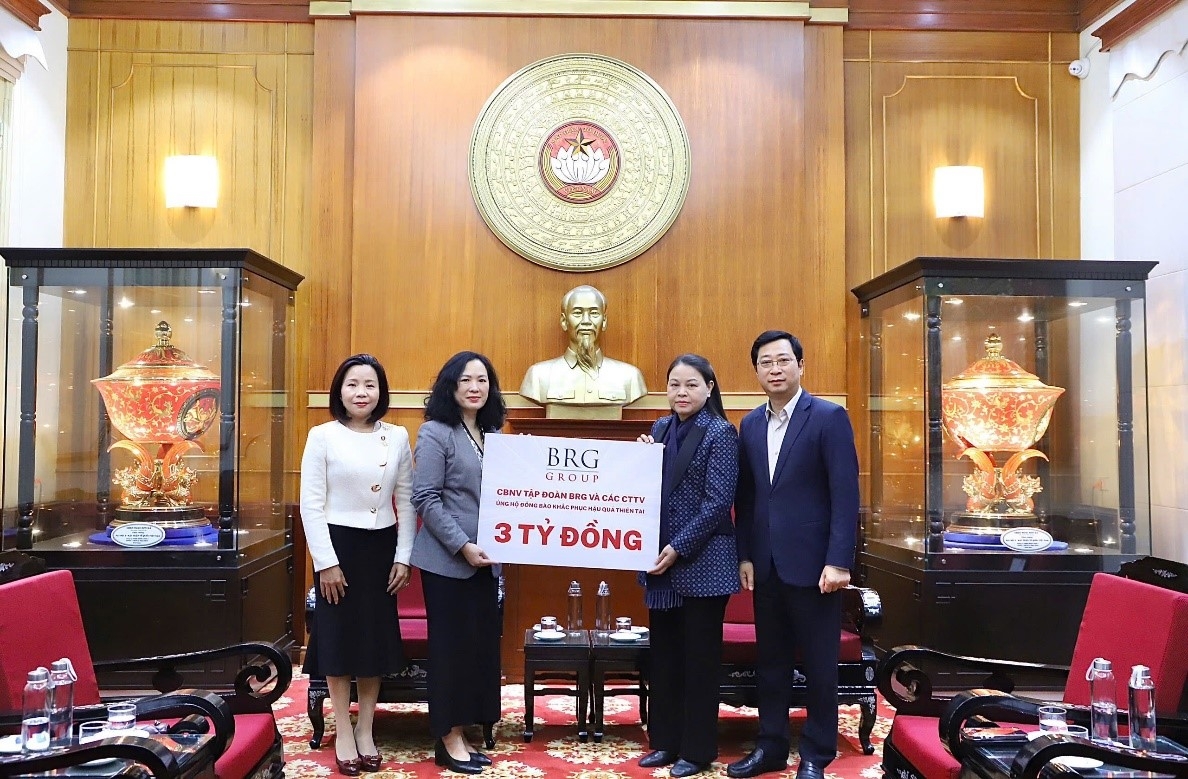 Tập đoàn BRG và Ngân hàng SeABank trao 5 tỷ đồng ủng hộ đồng bào khắc phục hậu quả thiên tai- Ảnh 1. Tập đoàn BRG và Ngân hàng SeABank trao 5 tỷ đồng ủng hộ đồng bào khắc phục hậu quả thiên tai- Ảnh 1.