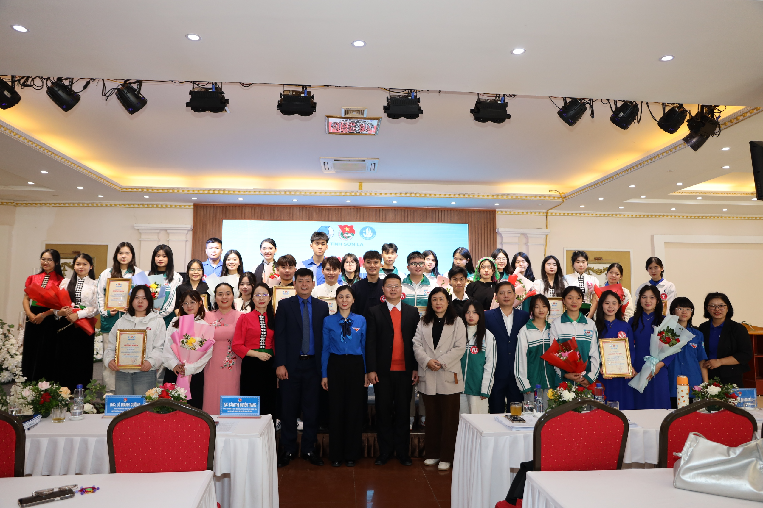 13 dự án xuất sắc tranh tài tại Chung kết Cuộc thi "Dự án, ý tưởng khởi nghiệp thanh niên, sinh viên Sơn La năm 2025"- Ảnh 1.