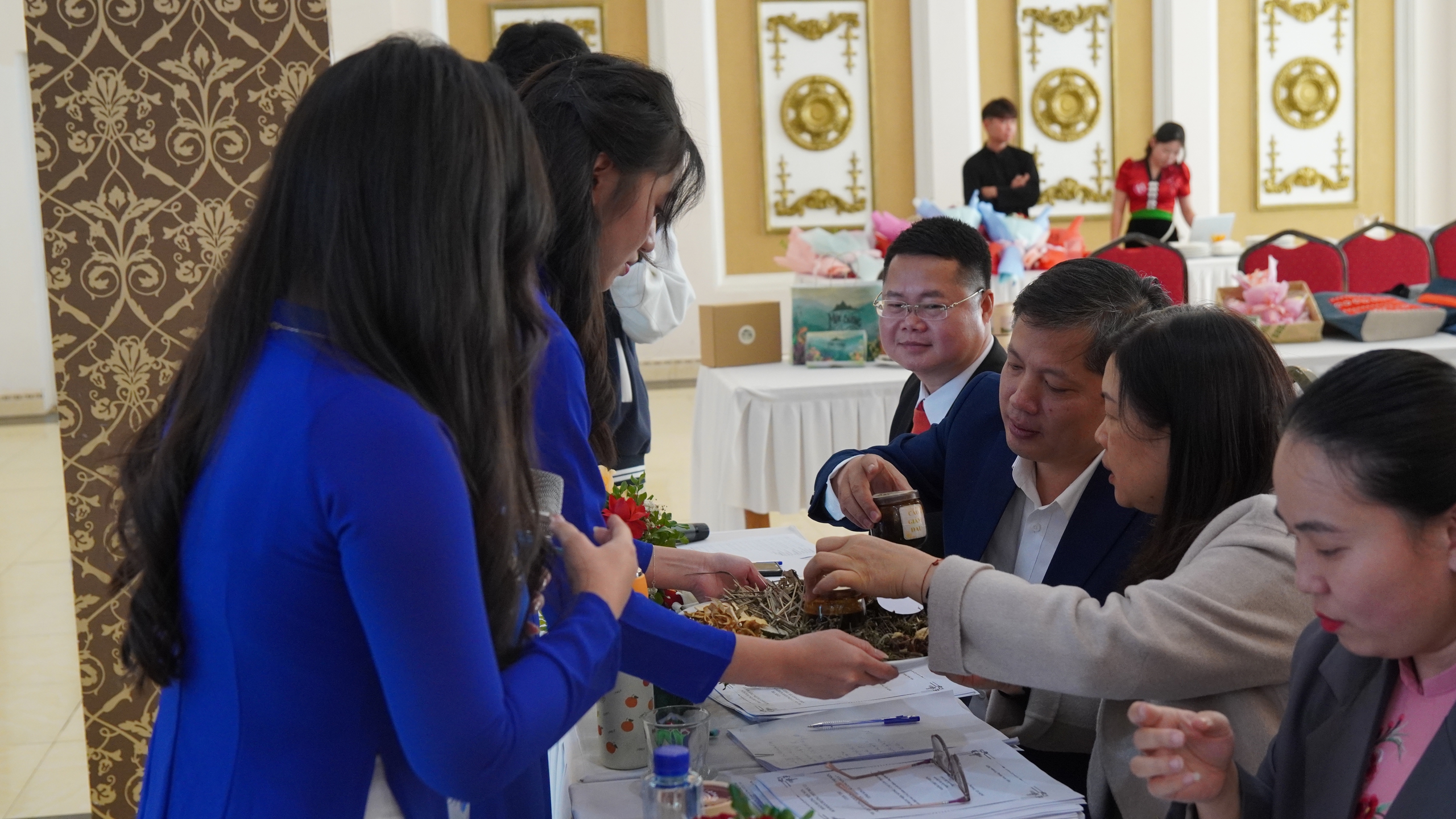 13 dự án xuất sắc tranh tài tại Chung kết Cuộc thi "Dự án, ý tưởng khởi nghiệp thanh niên, sinh viên Sơn La năm 2025"- Ảnh 3.