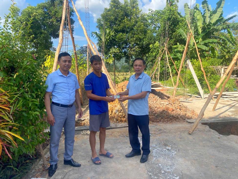 Chung tay dựng mái ấm cho gia đình khó khăn ở Lào Cai- Ảnh 2. Chung tay dựng mái ấm cho gia đình khó khăn ở Lào Cai- Ảnh 2.