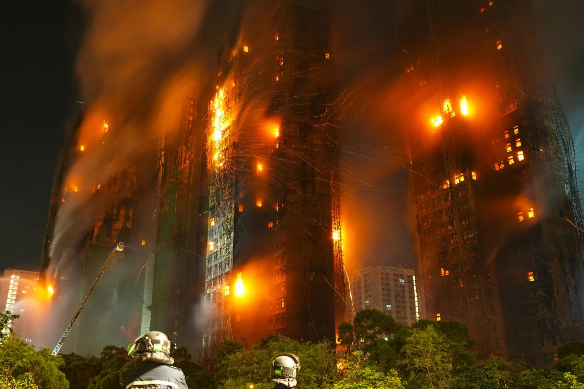 Điểm "bất thường" của vụ cháy tang thương nhất Hồng Kông trong hơn nửa thế kỷ- Ảnh 2. Điểm "bất thường" của vụ cháy tang thương nhất Hồng Kông trong hơn nửa thế kỷ- Ảnh 2.