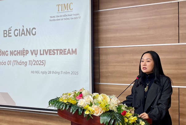 Trường CĐ Hữu Nghị: Bế giảng Lớp bồi dưỡng nghiệp vụ Livestream - Khóa 01- Ảnh 10.