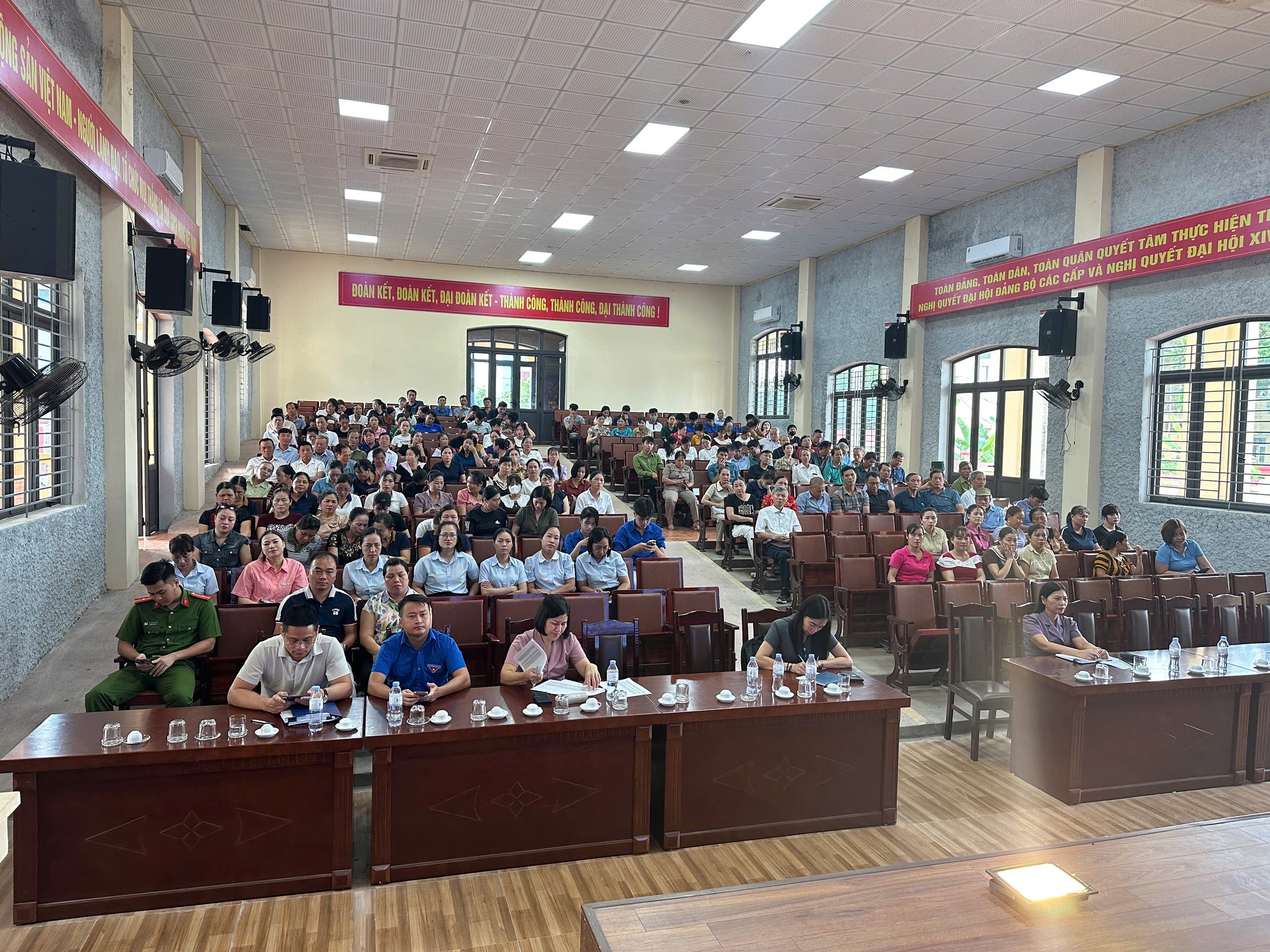 Tuổi trẻ Hưng Yên: Hơn 300.000 người tham gia lớp trực tuyến “Bình dân học vụ số”- Ảnh 4.