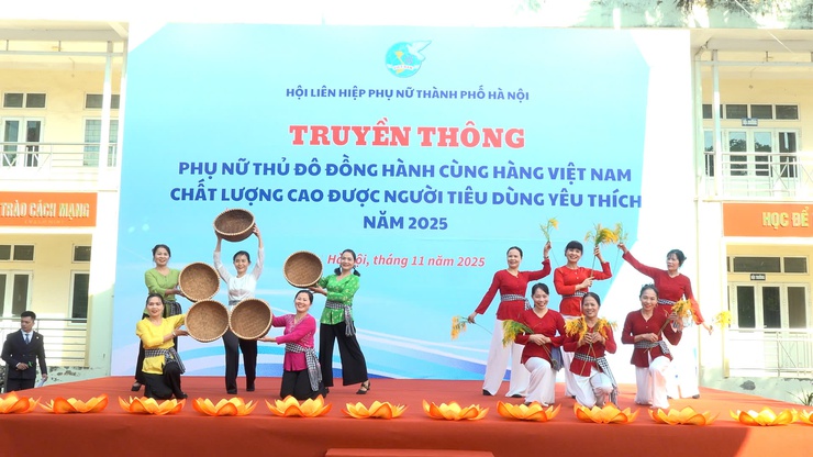 Thanh Oai: Phụ nữ Thủ đô đồng hành cùng hàng Việt Nam chất lượng cao- Ảnh 1. Thanh Oai: Phụ nữ Thủ đô đồng hành cùng hàng Việt Nam chất lượng cao- Ảnh 1.