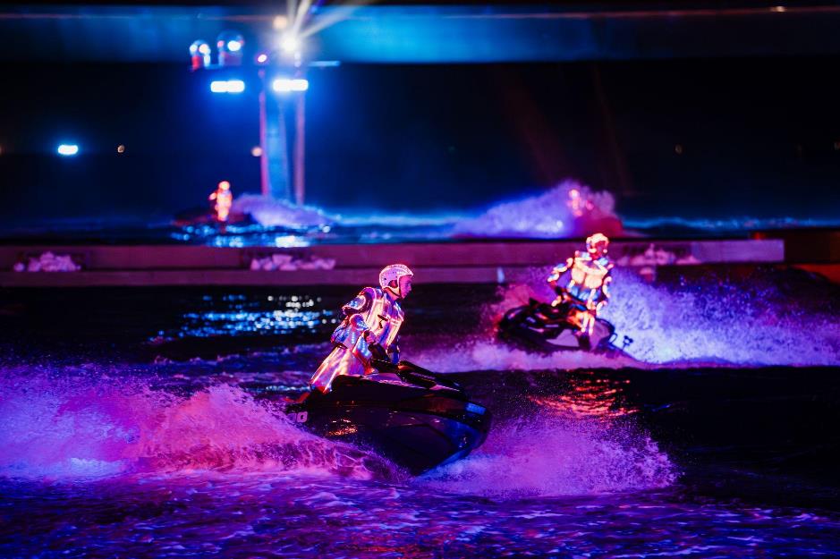 Du khách ngỡ ngàng: Phú Quốc là hòn đảo duy nhất thế giới có hai màn pháo hoa mỗi tối- Ảnh 6. Du khách ngỡ ngàng: Phú Quốc là hòn đảo duy nhất thế giới có hai màn pháo hoa mỗi tối- Ảnh 6.