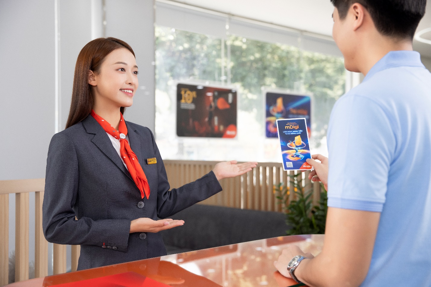 Trải nghiệm nghiệp vụ: Khoảng cách từ giảng đường đến nhà băng- Ảnh 2. Trải nghiệm nghiệp vụ: Khoảng cách từ giảng đường đến nhà băng- Ảnh 2.