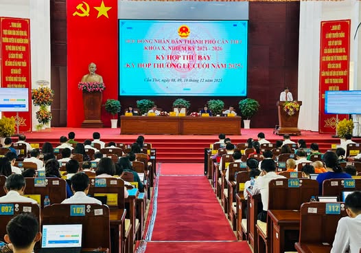 Cần Thơ bế mạc kỳ họp HĐND thành phố, thông qua 37 nghị quyết- Ảnh 3.