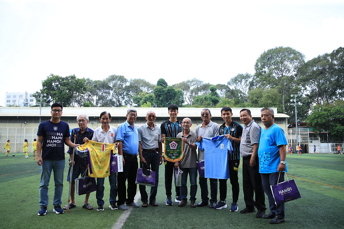 Câu lạc bộ bóng đá Hà Nội tri ân và gìn giữ những giá trị lịch sử, truyền thống- Ảnh 3. Câu lạc bộ bóng đá Hà Nội tri ân và gìn giữ những giá trị lịch sử, truyền thống- Ảnh 3.