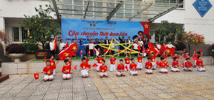 Giao lưu “Câu chuyện thời hoa lửa” chào mừng Ngày thành lập Quân đội Nhân dân Việt Nam- Ảnh 1.