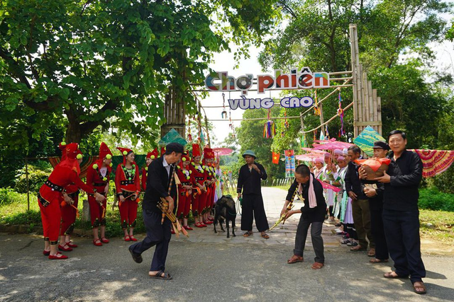 “Chợ phiên vùng cao - Chào năm mới 2026”: Cầu nối đưa văn hóa dân tộc đến gần công chúng- Ảnh 1.