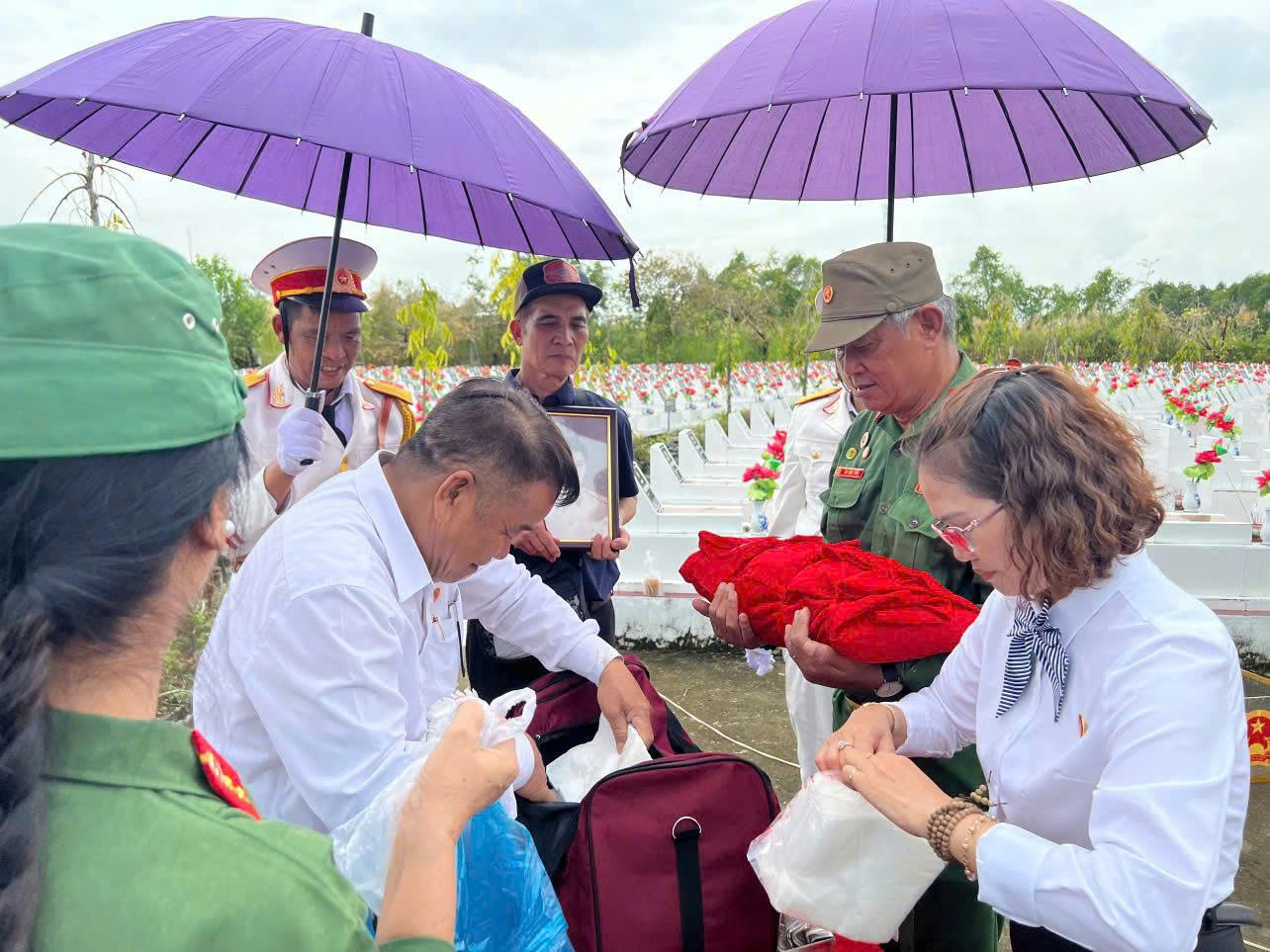 Đưa hai liệt sĩ về với quê hương, đất mẹ sau nửa thế kỷ- Ảnh 3.
