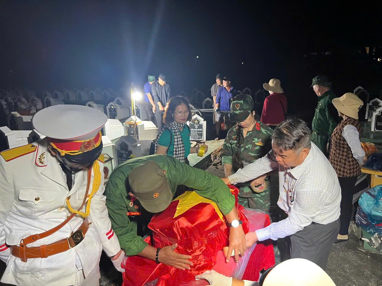 Đưa hai liệt sĩ về với quê hương, đất mẹ sau nửa thế kỷ- Ảnh 2.