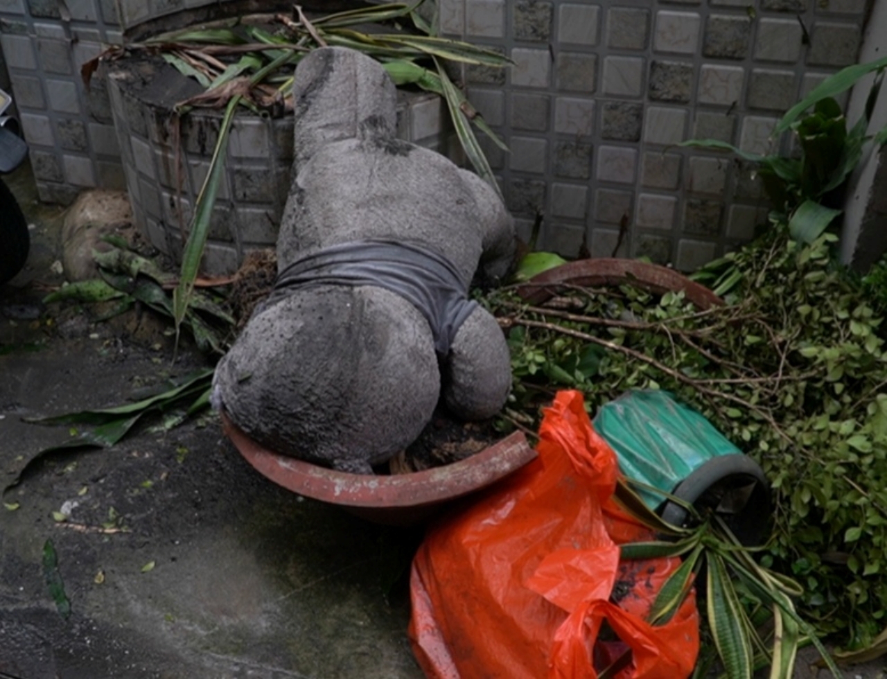 2 cô gái nói về quyết định nhảy từ cửa sổ tầng 3 xuống đất để thoát nạn chỉ sau một câu nói- Ảnh 3.