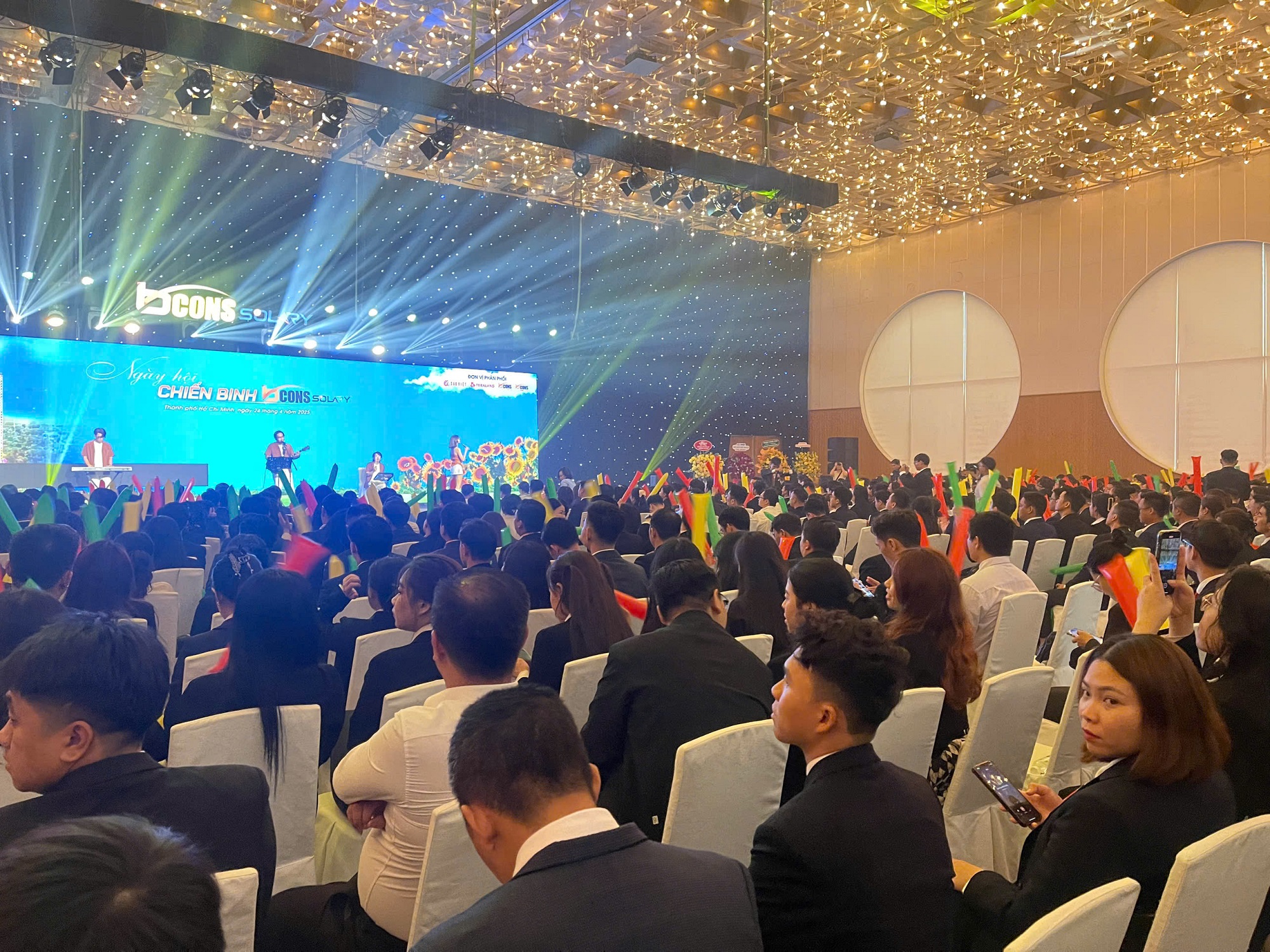 Một góc hội trường buổi ra mắt dự án Bcons Solary.