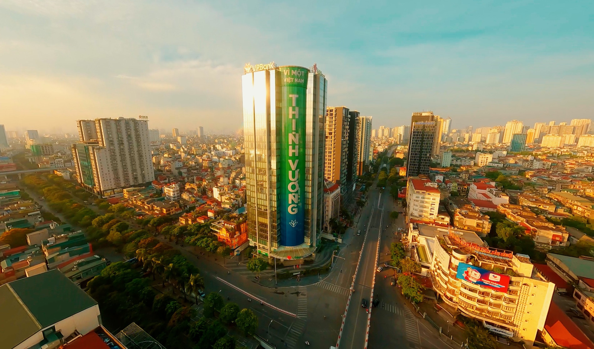 VPBank ghi nhận lợi nhuận tích cực trong quý I, bám sát mục tiêu tỷ đô năm 2025- Ảnh 1. VPBank ghi nhận lợi nhuận tích cực trong quý I, bám sát mục tiêu tỷ đô năm 2025- Ảnh 1.