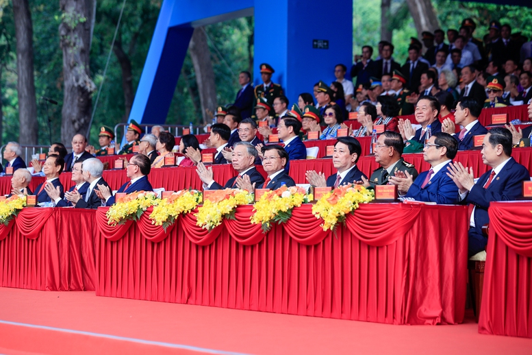 Tổng Bí thư Tô Lâm: Tiếp tục lập nên những kỳ tích trong kỷ nguyên mới của dân tộc- Ảnh 3. Tổng Bí thư Tô Lâm: Tiếp tục lập nên những kỳ tích trong kỷ nguyên mới của dân tộc- Ảnh 3.