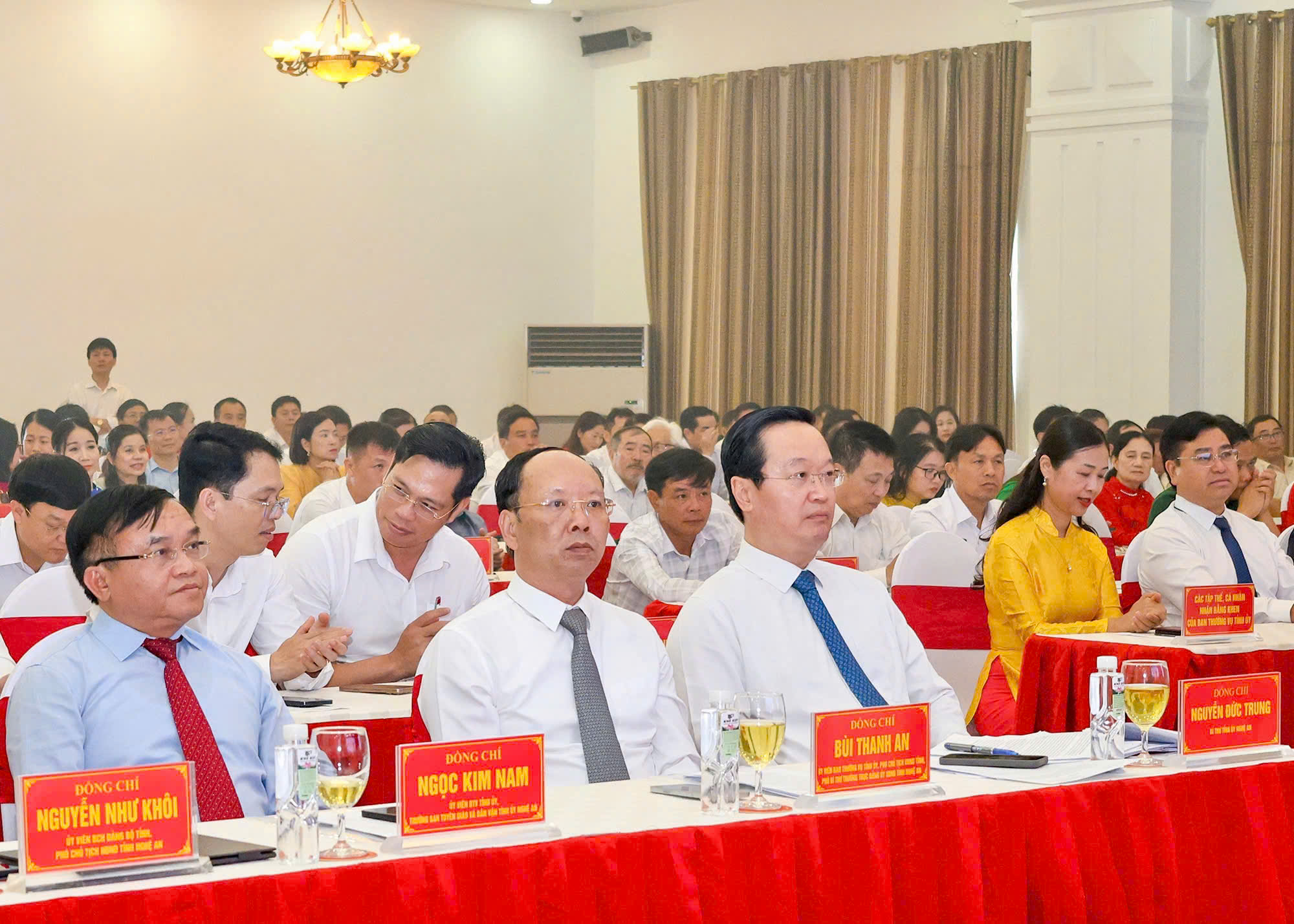Nghệ An: Đẩy mạnh học tập và làm theo tư tưởng, đạo đức, phong cách Hồ Chí Minh- Ảnh 2. Nghệ An: Đẩy mạnh học tập và làm theo tư tưởng, đạo đức, phong cách Hồ Chí Minh- Ảnh 2.