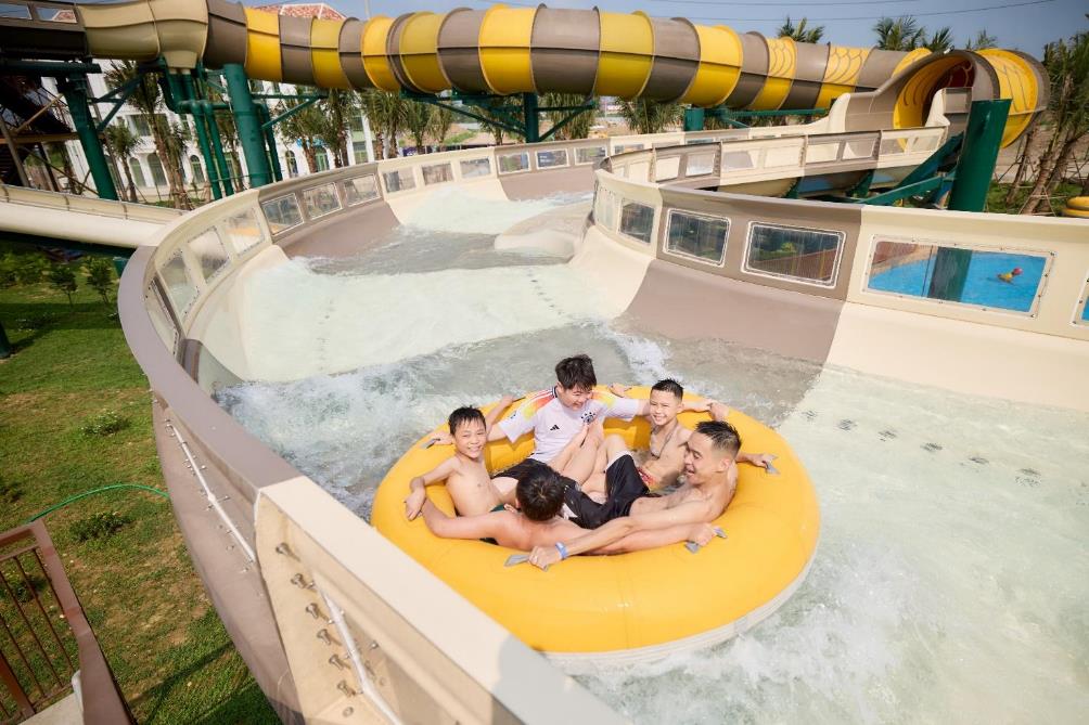 Hàng ngàn du khách nô nức đến Sun World Ha Nam - thiên đường “giải nhiệt” mới tại miền Bắc- Ảnh 6. C:\Users\haht02\Downloads\KHAH0070.jpg