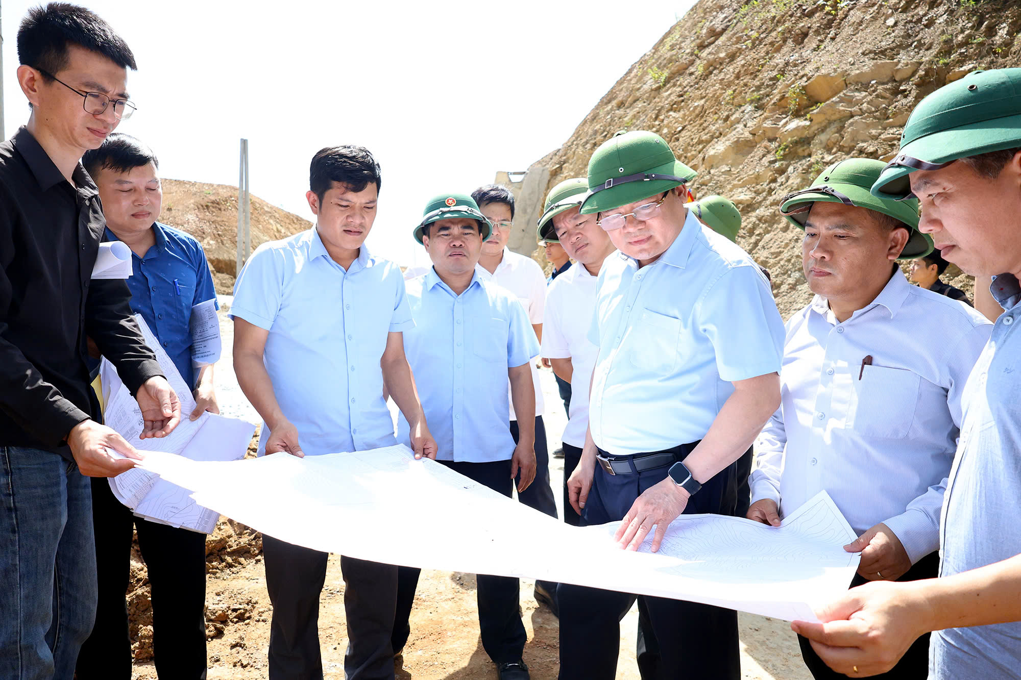 Nghệ An: Tháo gỡ khó khăn cho các công trình, dự án tại huyện Kỳ Sơn- Ảnh 1. Nghệ An: Tháo gỡ khó khăn cho các công trình, dự án tại huyện Kỳ Sơn- Ảnh 1.