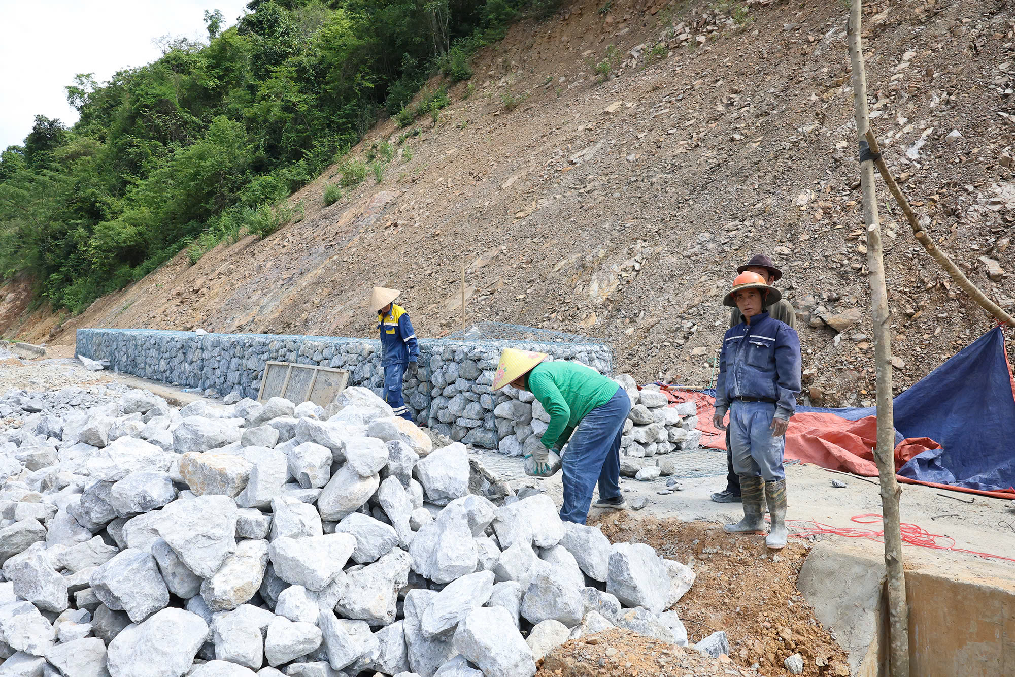 Nghệ An: Tháo gỡ khó khăn cho các công trình, dự án tại huyện Kỳ Sơn- Ảnh 2. Nghệ An: Tháo gỡ khó khăn cho các công trình, dự án tại huyện Kỳ Sơn- Ảnh 2.