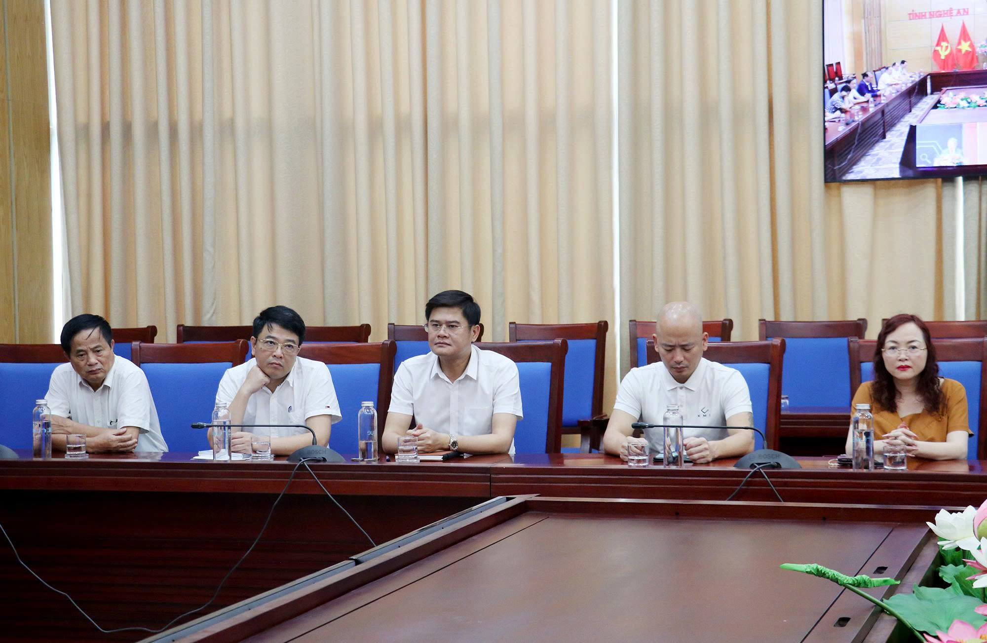Nghệ An tham dự Tọa đàm của Thủ tướng Chính phủ với doanh nghiệp về phát triển kinh tế tư nhân- Ảnh 4. Nghệ An tham dự Tọa đàm của Thủ tướng Chính phủ với doanh nghiệp về phát triển kinh tế tư nhân- Ảnh 4.