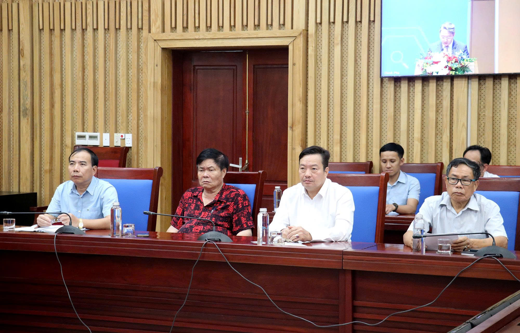 Nghệ An tham dự Tọa đàm của Thủ tướng Chính phủ với doanh nghiệp về phát triển kinh tế tư nhân- Ảnh 3. Nghệ An tham dự Tọa đàm của Thủ tướng Chính phủ với doanh nghiệp về phát triển kinh tế tư nhân- Ảnh 3.