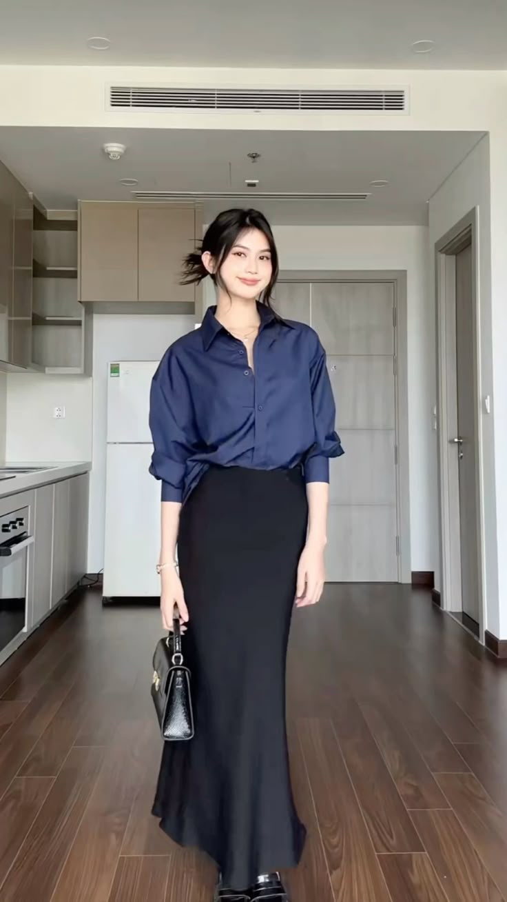 Có 1 kiểu áo quốc dân, dù diện đi làm hay đi chơi đều "tuyệt đối thanh lịch"!- Ảnh 21. Có 1 kiểu áo quốc dân, dù diện đi làm hay đi chơi đều "tuyệt đối thanh lịch"!- Ảnh 21.