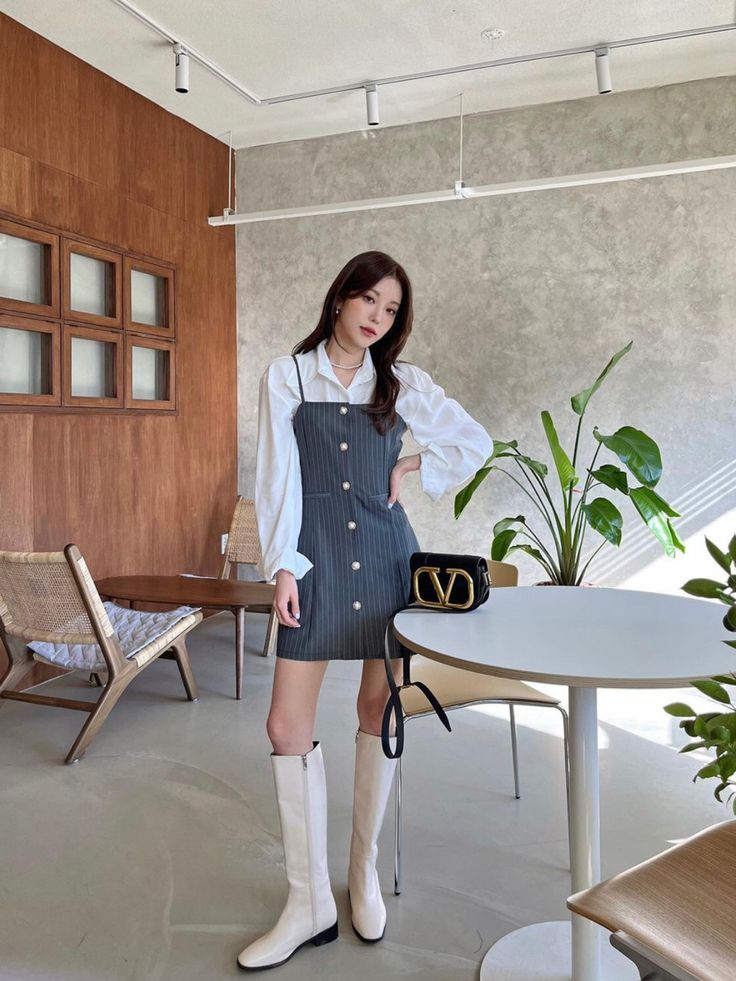 Có 1 kiểu áo quốc dân, dù diện đi làm hay đi chơi đều "tuyệt đối thanh lịch"!- Ảnh 40. Có 1 kiểu áo quốc dân, dù diện đi làm hay đi chơi đều "tuyệt đối thanh lịch"!- Ảnh 40.