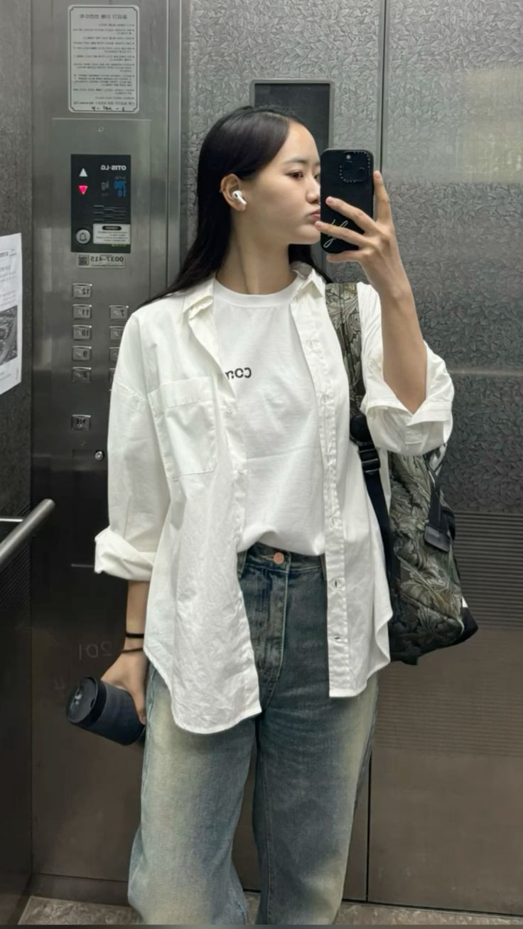 Có 1 kiểu áo quốc dân, dù diện đi làm hay đi chơi đều "tuyệt đối thanh lịch"!- Ảnh 2. Có 1 kiểu áo quốc dân, dù diện đi làm hay đi chơi đều "tuyệt đối thanh lịch"!- Ảnh 2.