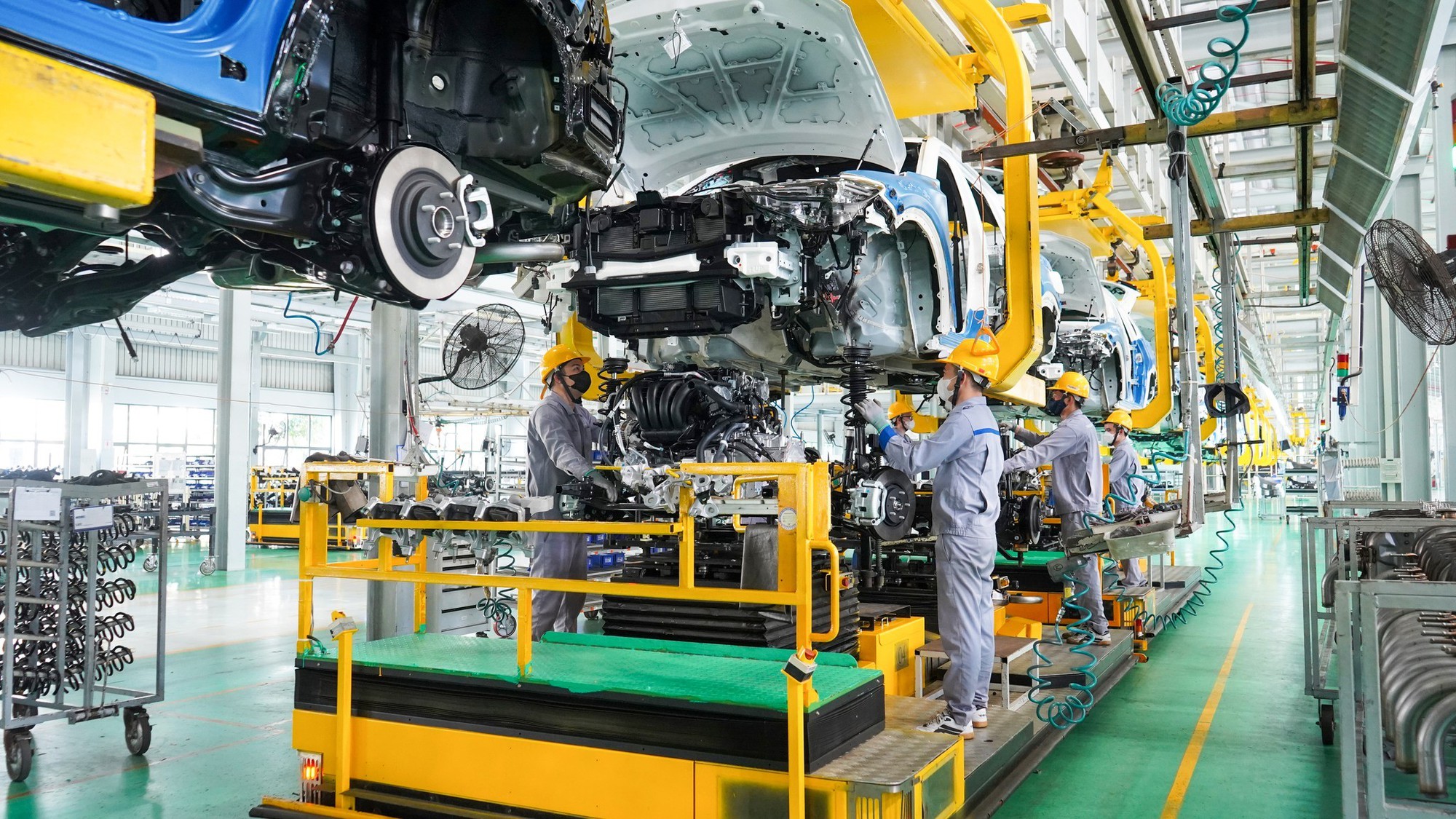 'Ông lớn' có 7 nhà máy xe ở Quảng Nam xây trạm sạc khắp Việt Nam, miễn phí sạc cho xe một hãng nước ngoài- Ảnh 4. 'Ông lớn' có 7 nhà máy xe ở Quảng Nam xây trạm sạc khắp Việt Nam, miễn phí sạc cho xe một hãng nước ngoài- Ảnh 4.