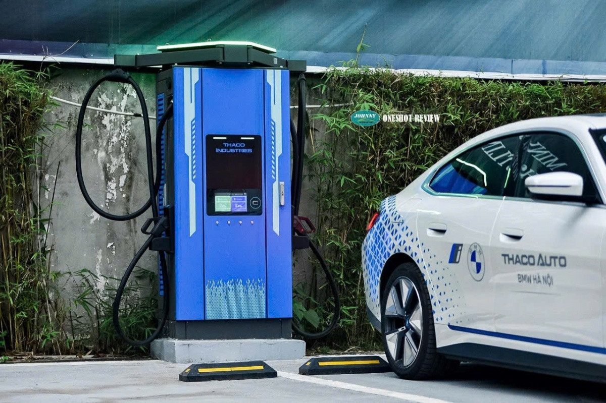 'Ông lớn' có 7 nhà máy xe ở Quảng Nam xây trạm sạc khắp Việt Nam, miễn phí sạc cho xe một hãng nước ngoài- Ảnh 1. 'Ông lớn' có 7 nhà máy xe ở Quảng Nam xây trạm sạc khắp Việt Nam, miễn phí sạc cho xe một hãng nước ngoài- Ảnh 1.