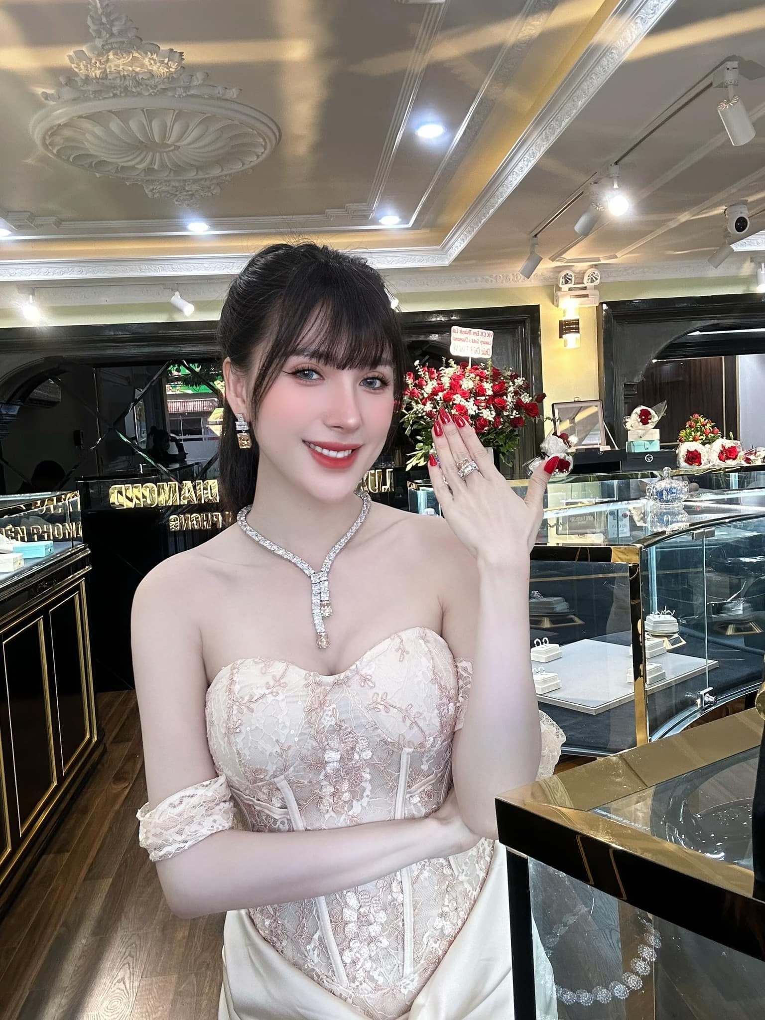 Năm "thanh lọc hàng giả" 2025 trôi qua một nửa: Nhiều cái tên "ngã ngựa", làm gì để đứng vững?- Ảnh 4. Năm "thanh lọc hàng giả" 2025 trôi qua một nửa: Nhiều cái tên "ngã ngựa", làm gì để đứng vững?- Ảnh 4.