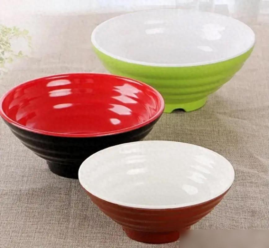 Thị trường bán nhiều loại bát nhưng 3 kiểu này rẻ mấy cũng đừng mua, biết rồi nhớ nhắc người thân nhé!- Ảnh 2. Thị trường bán nhiều loại bát nhưng 3 kiểu này rẻ mấy cũng đừng mua, biết rồi nhớ nhắc người thân nhé!- Ảnh 2.