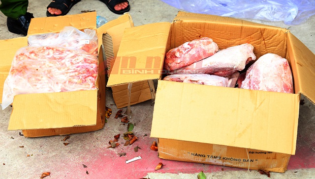 Bí mật khủng bên trong kho đông lạnh in dòng chữ "hàng phế phẩm thanh lý..."- Ảnh 2. Bí mật khủng bên trong kho đông lạnh in dòng chữ "hàng phế phẩm thanh lý..."- Ảnh 2.