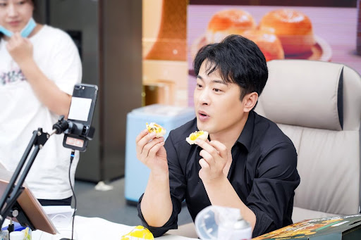 Thanh lọc "chiến thần livestream" bán yến sào giả, quảng cáo lên mây nhưng chỉ toàn là nước đường- Ảnh 1. Thanh lọc "chiến thần livestream" bán yến sào giả, quảng cáo lên mây nhưng chỉ toàn là nước đường- Ảnh 1.
