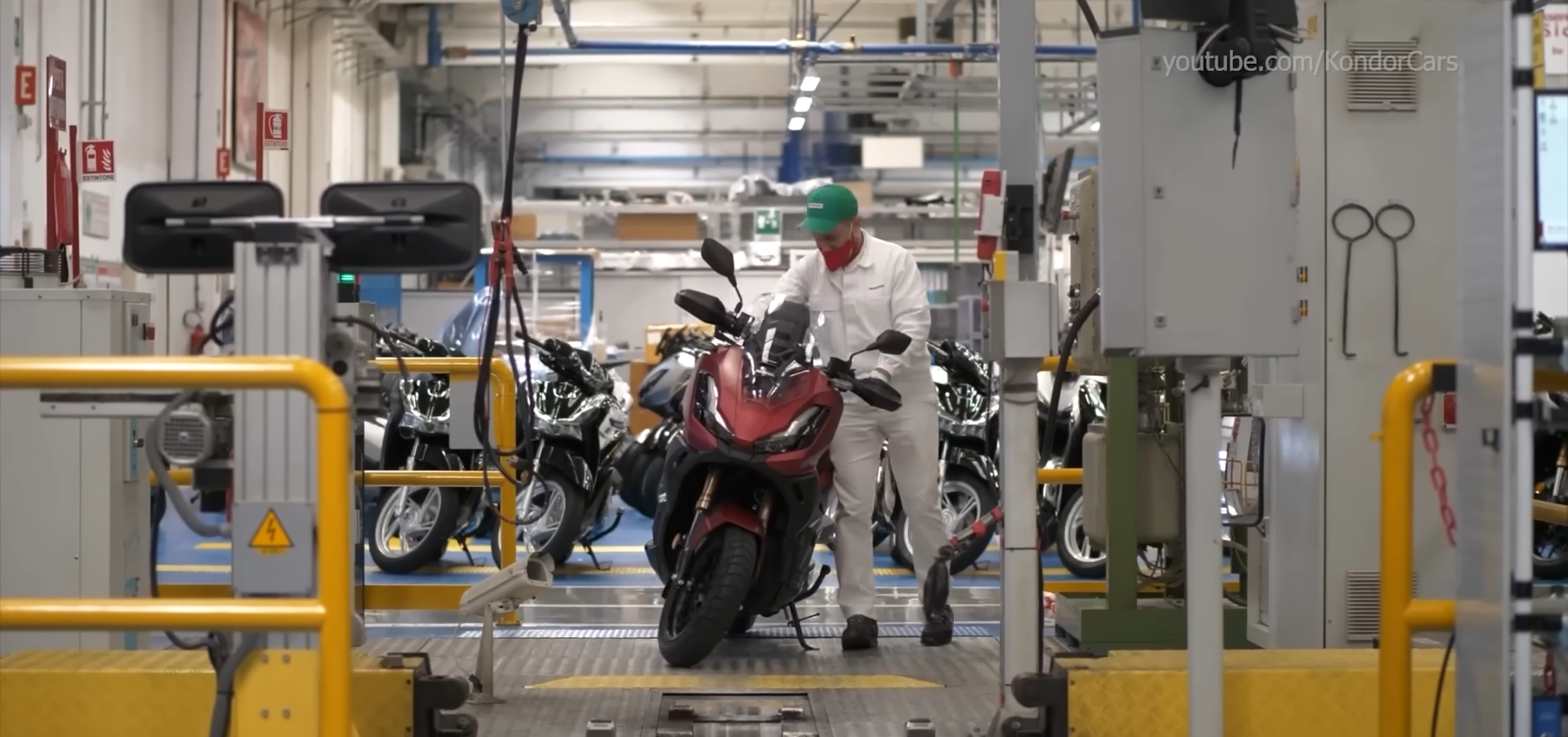 Xe tay ga nhiều người mong bất ngờ xuất hiện trong phóng sự nhà máy Honda Việt Nam: Sắp bán chính hãng?- Ảnh 3. Xe tay ga nhiều người mong bất ngờ xuất hiện trong phóng sự nhà máy Honda Việt Nam: Sắp bán chính hãng?- Ảnh 3.