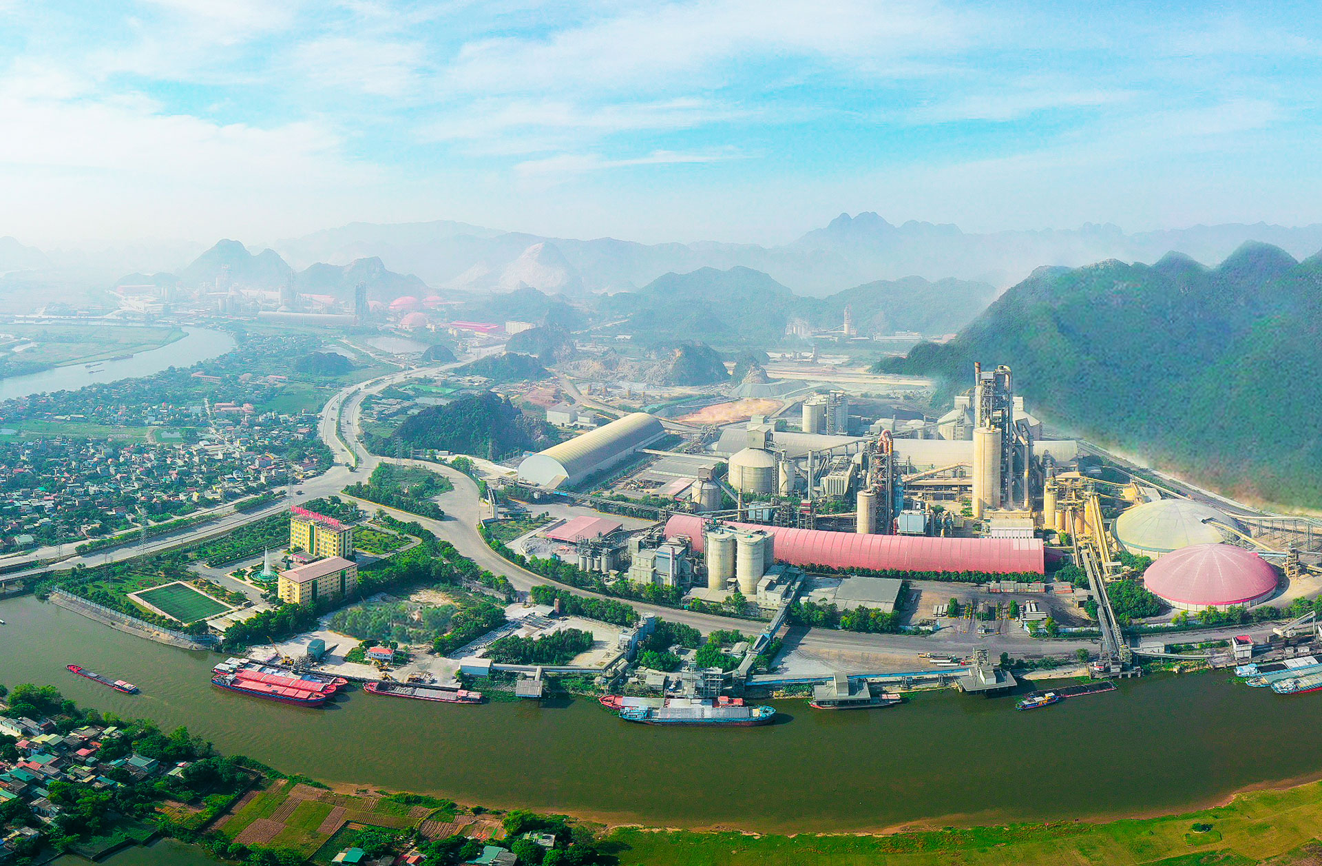 Siêu dự án 100.000 tỷ lớn bậc nhất Việt Nam: Công suất 9,5 triệu tấn/năm, chinh phục Âu, Mỹ trong tầm tay- Ảnh 1. Siêu dự án 100.000 tỷ lớn bậc nhất Việt Nam: Công suất 9,5 triệu tấn/năm, chinh phục Âu, Mỹ trong tầm tay- Ảnh 1.