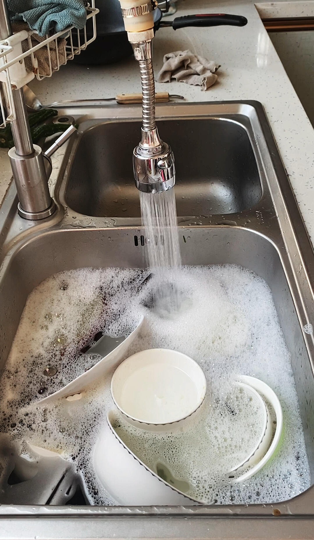 Rửa bát sai cách làm tăng nguy cơ ung thư: Ai mắc 5 thói xấu này thì bây giờ sửa vẫn kịp!- Ảnh 1. Rửa bát sai cách làm tăng nguy cơ ung thư: Ai mắc 5 thói xấu này thì bây giờ sửa vẫn kịp!- Ảnh 1.