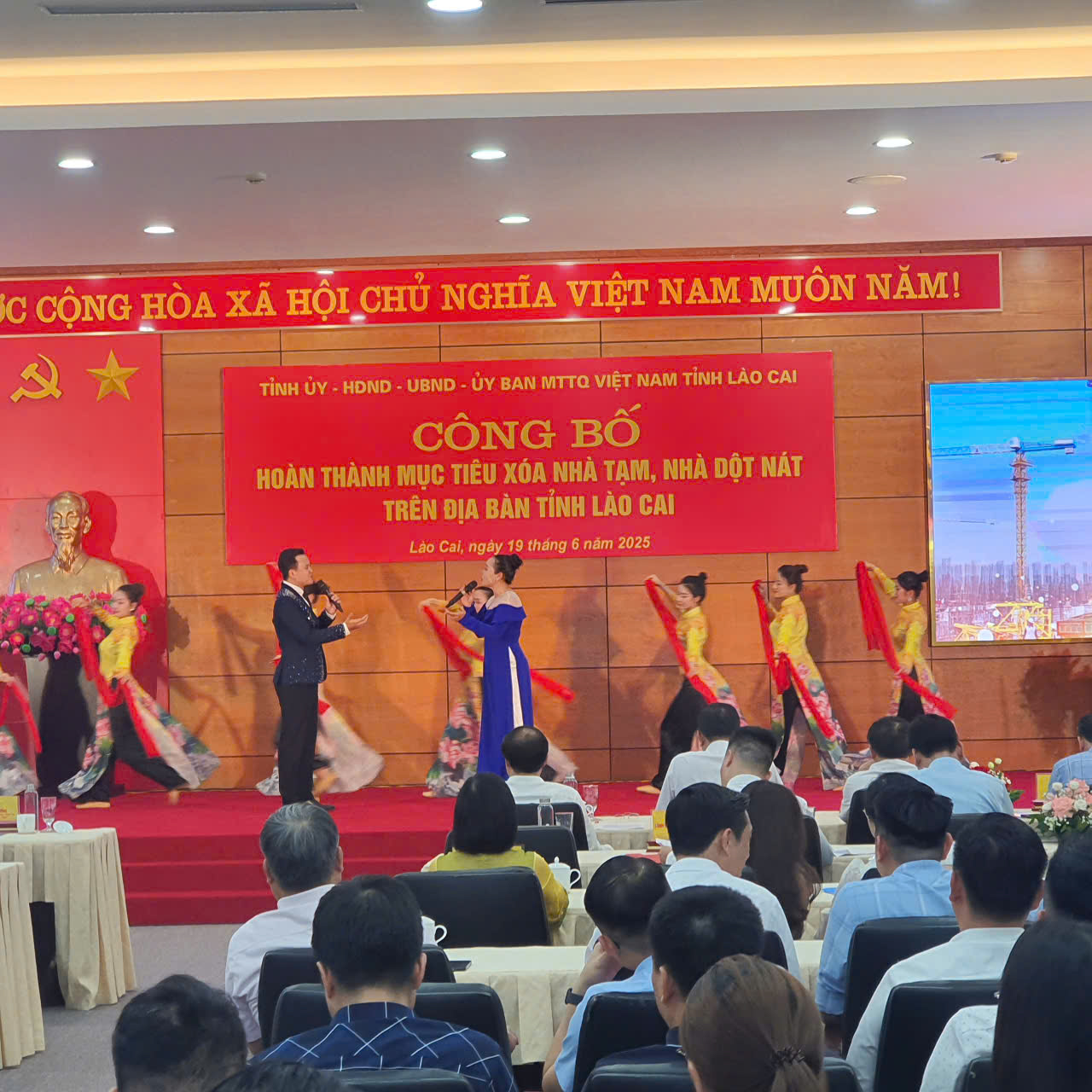 Lào Cai: Hoàn thành mục tiêu xóa nhà tạm, nhà dột nát- Ảnh 3. Lào Cai: Hoàn thành mục tiêu xóa nhà tạm, nhà dột nát- Ảnh 3.
